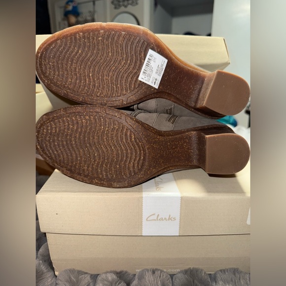 Clark’s Women booties - Picture 5 of 6